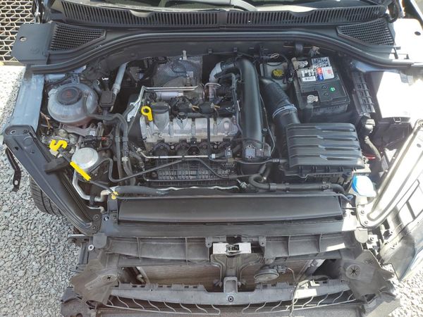2019 VOLKSWAGEN JETTA S, SE, R-Line — Engine bay