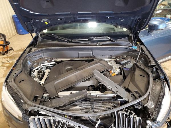 2023 VOLVO XC90 Ultimate Bright — Engine bay