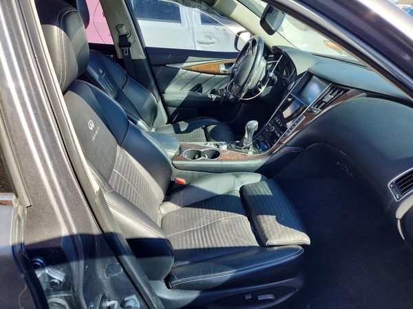 2014 INFINITI Q50 — DENT