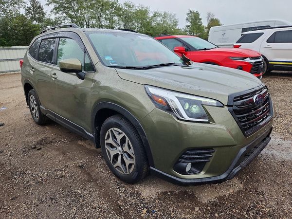 2022 SUBARU FORESTER Premium — Passenger 3/4