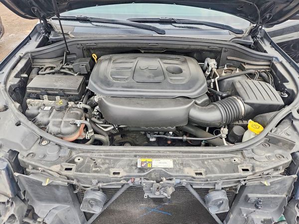 2020 JEEP GRAND CHEROKEE Laredo — Engine bay