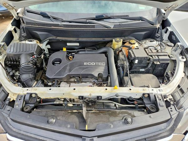 2018 CHEVROLET EQUINOX LS — Engine bay