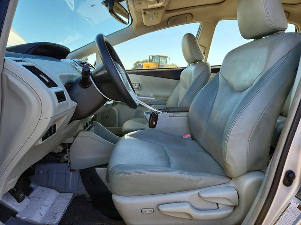 2013 TOYOTA PRIUS — DENT