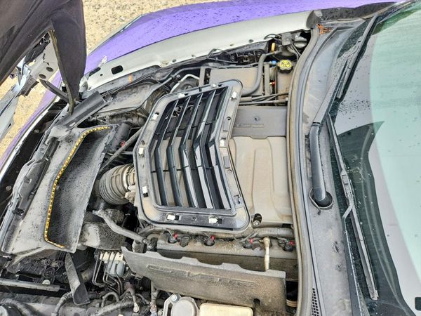 2014 CHEVROLET CORVETTE Z51 3LT — Engine bay