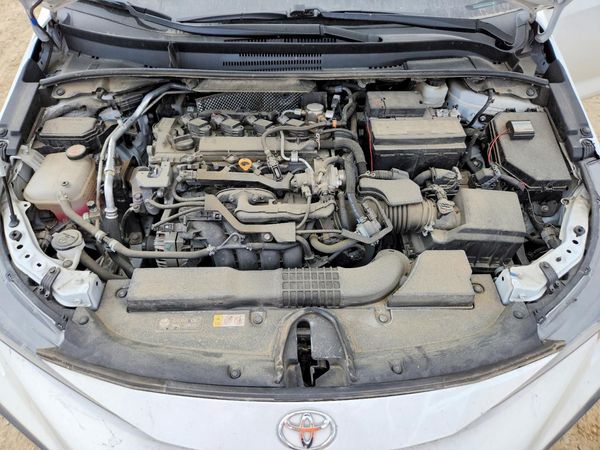 2022 TOYOTA COROLLA SE — Engine bay