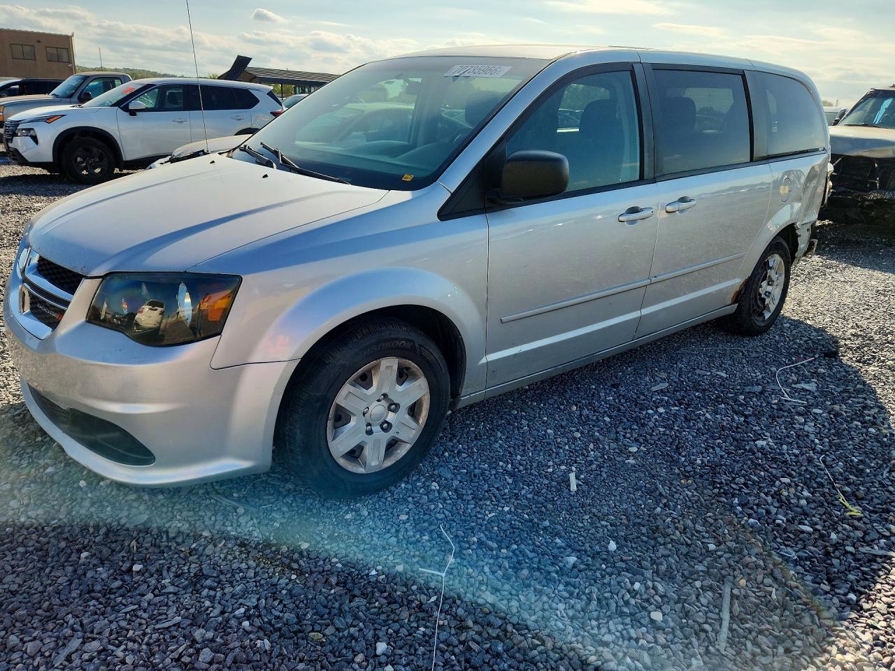 2012 DODGE GRAND CARAVAN SE — Front 3/4