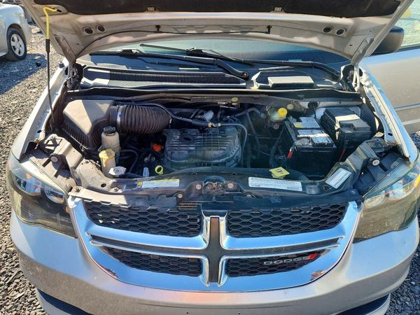 2012 DODGE GRAND CARAVAN SE — Engine bay
