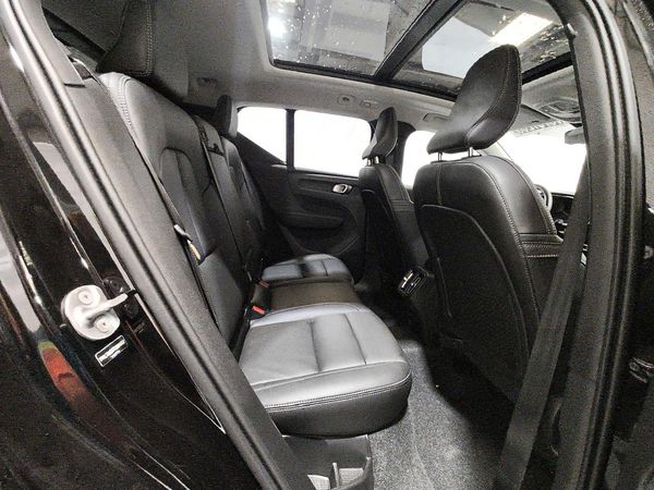 2026 VOLVO XC40 Plus Dark — PSRS