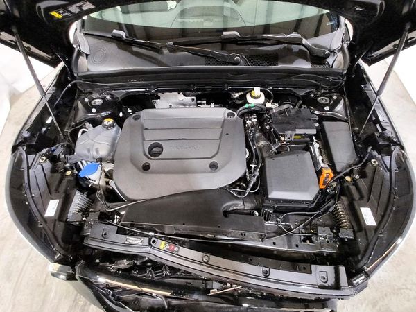 2026 VOLVO XC40 Plus Dark — Engine bay