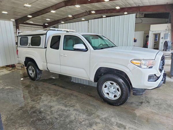 2020 TOYOTA TACOMA SR5 — Passenger 3/4