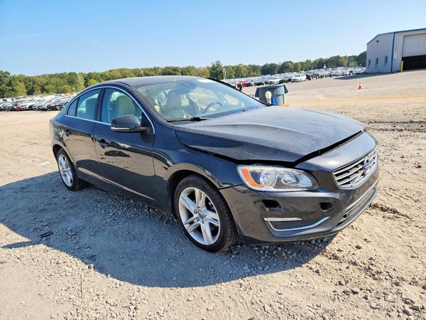 2015 VOLVO S60 Premier (non R design) — Passenger 3/4