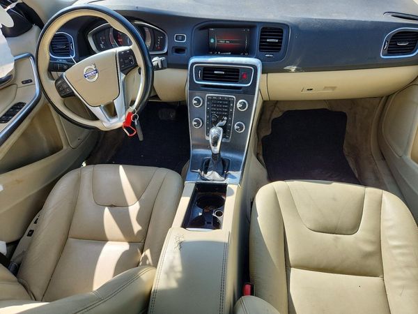 2015 VOLVO S60 Premier (non R design) — CKPT