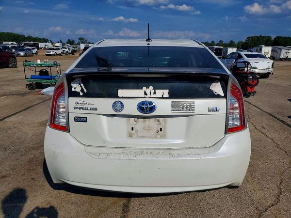 2015 TOYOTA PRIUS — DIRR