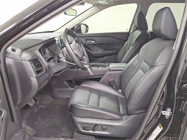 2026 NISSAN ROGUE SV — DENT
