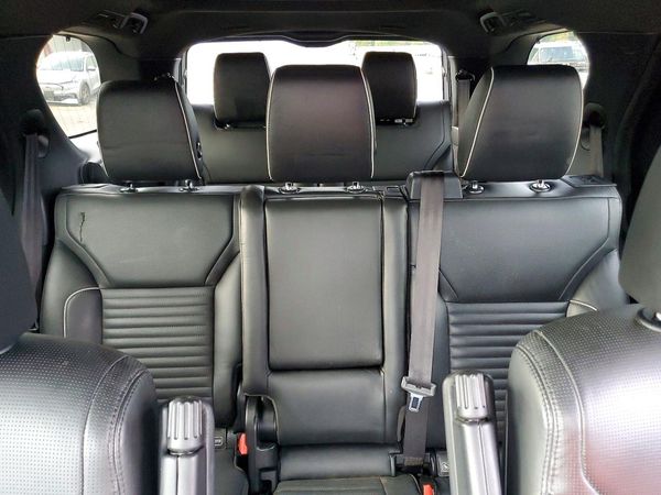 2017 LAND ROVER DISCOVERY HSE Luxury — SUVN