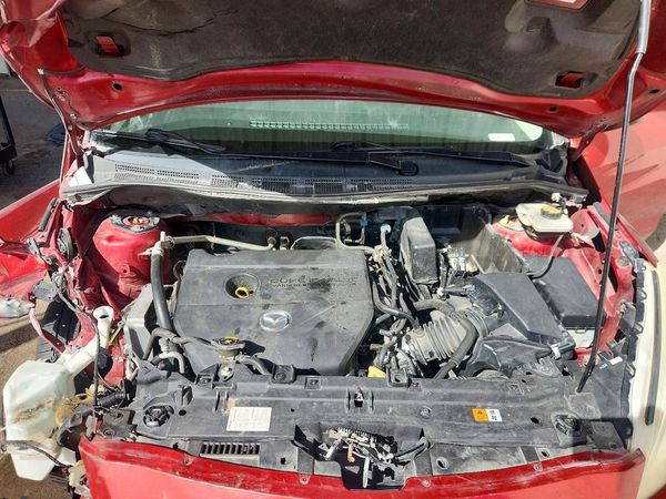 2015 MAZDA 5 Touring/GS — Engine bay