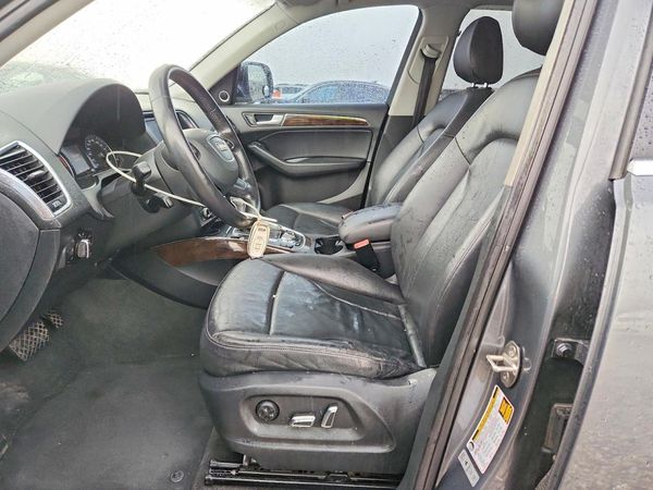 2014 AUDI Q5 Premium Plus — DENT