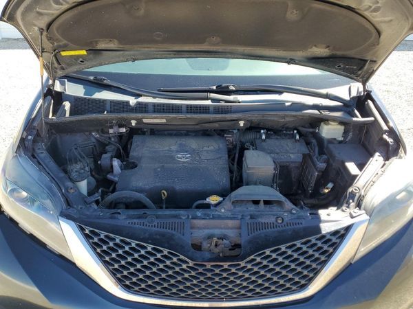 2015 TOYOTA SIENNA — Engine bay