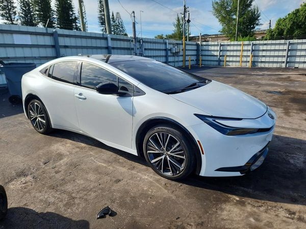 2024 TOYOTA PRIUS — Passenger 3/4
