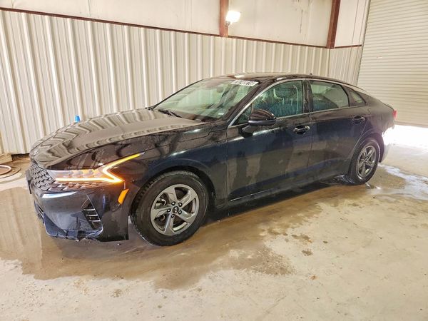 2021 KIA K5 LXS — Front 3/4