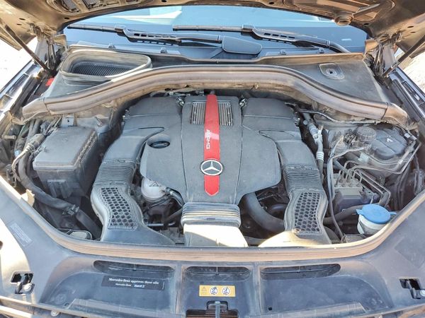 2017 MERCEDES-BENZ GLE AMG GLE43 — Engine bay