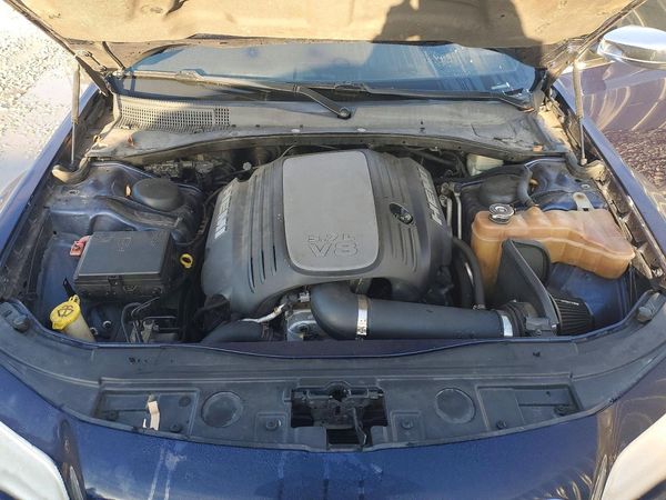 2013 CHRYSLER 300 300C — Engine bay