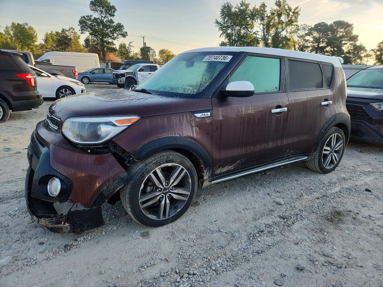 2017 KIA SOUL Plus — Front 3/4