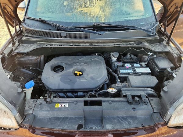 2017 KIA SOUL Plus — Engine bay