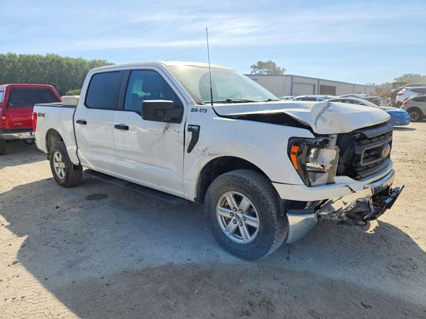 2023 FORD F150 SuperCrew — Passenger 3/4