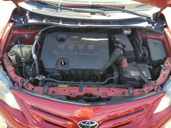 2013 TOYOTA COROLLA — Engine bay