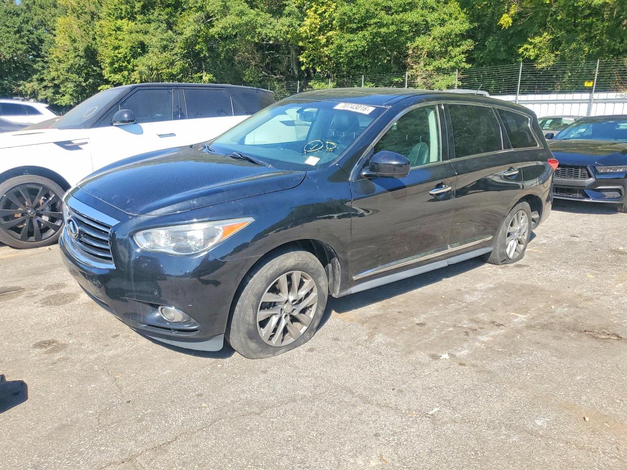 2013 INFINITI JX35 — Front 3/4