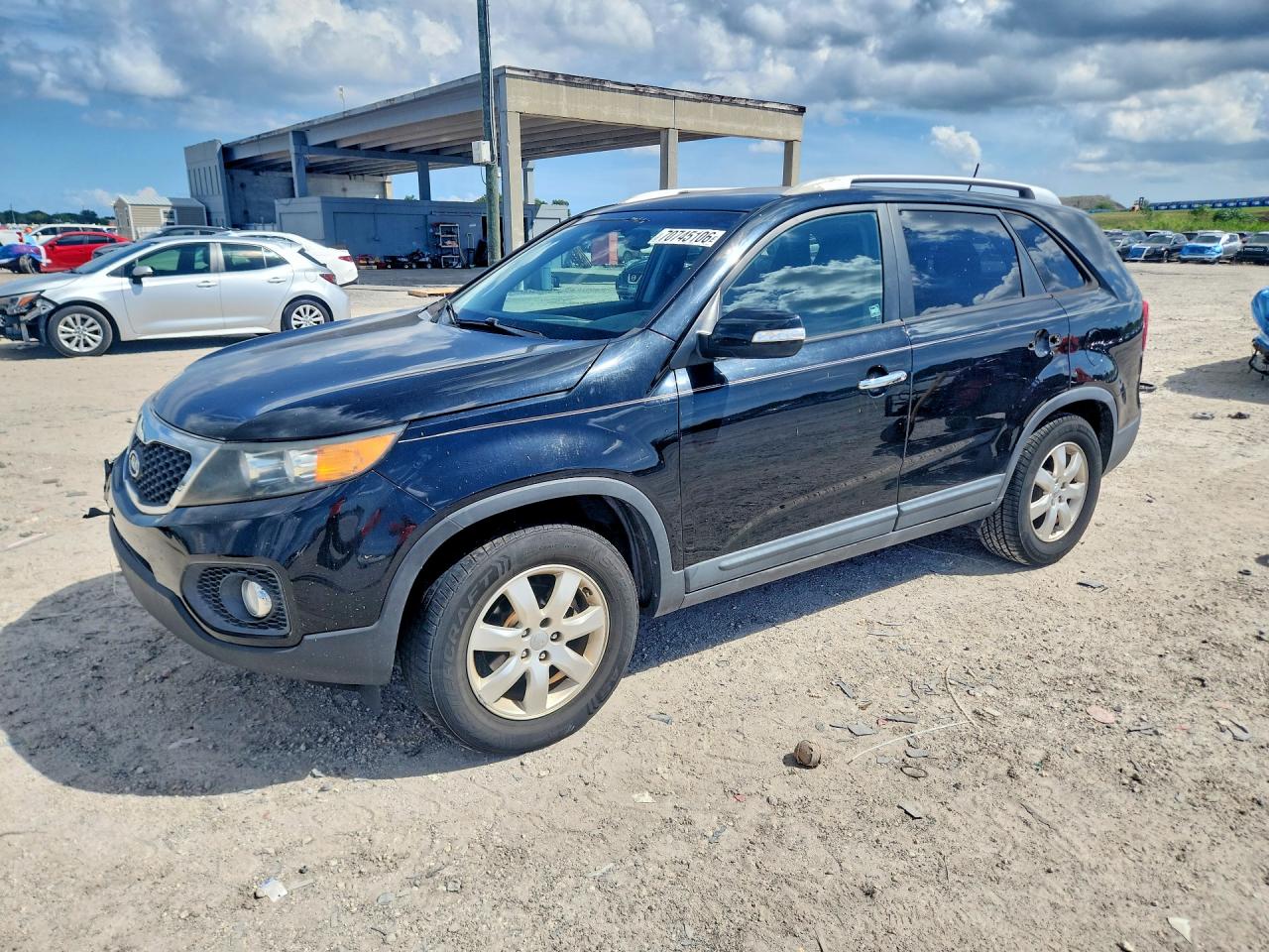 2013 KIA SORENTO Base / LX — Front 3/4
