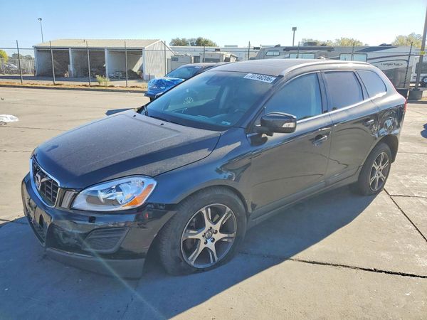 2013 VOLVO XC60 — DSFA — Front 3/4