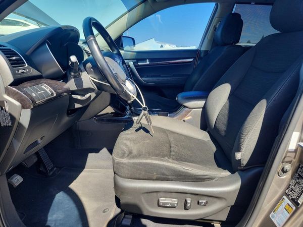 2014 KIA SORENTO Base/ LX — DENT