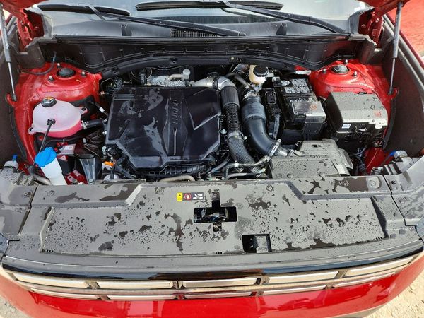 2026 HYUNDAI SANTA FE SEL — Engine bay