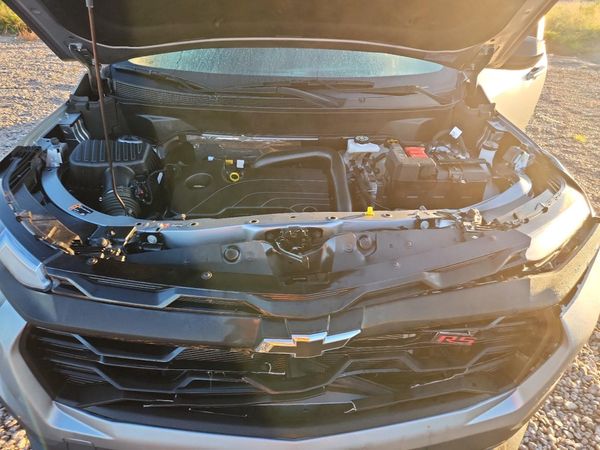 2025 CHEVROLET EQUINOX RS — Engine bay