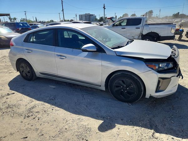 2017 HYUNDAI IONIQ Blue — Passenger 3/4