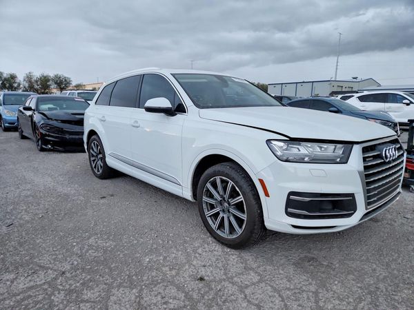 2017 AUDI Q7 quattro Premium Plus — Passenger 3/4