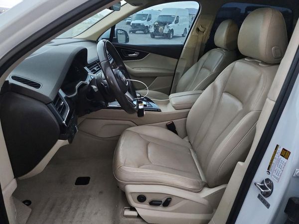 2017 AUDI Q7 quattro Premium Plus — DENT