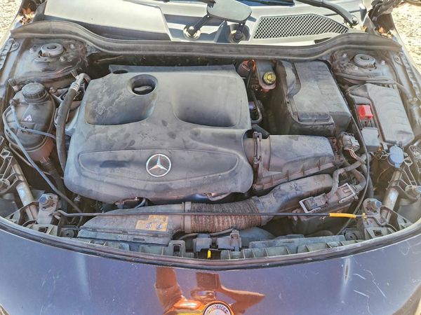 2015 MERCEDES-BENZ CLA CLA250 — Engine bay