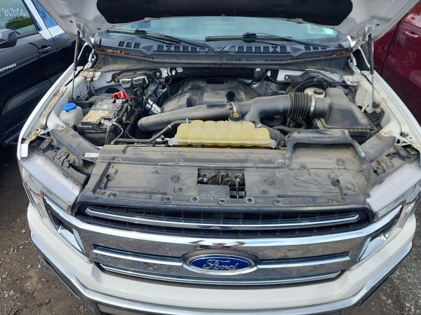 2019 FORD F150 — Engine bay