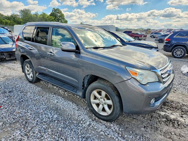2013 LEXUS GX 460 Base — Passenger 3/4