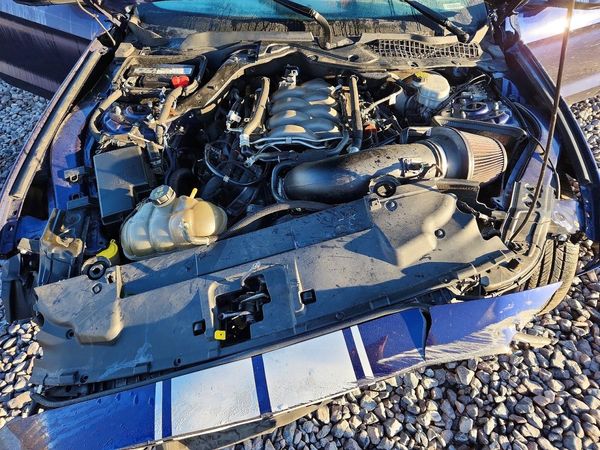 2018 FORD MUSTANG GT Coupe — Engine bay
