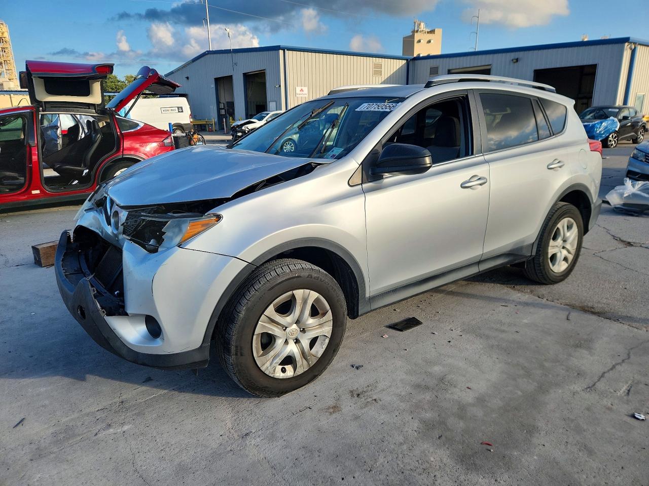 2014 TOYOTA RAV4 Standard — Front 3/4