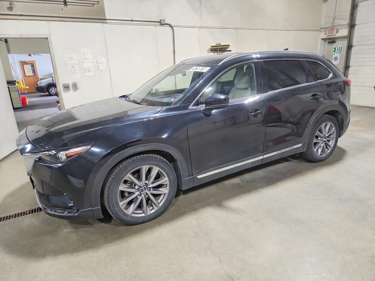 2020 MAZDA CX-9 Grand Touring — Front 3/4