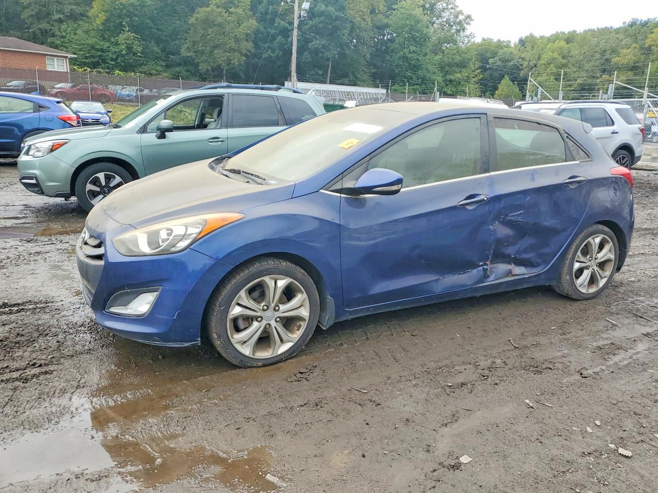 2013 HYUNDAI ELANTRA — Front 3/4