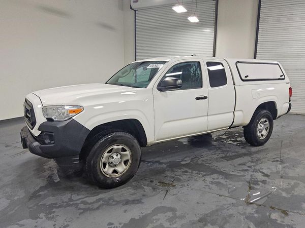 2021 TOYOTA TACOMA SR5 — Front 3/4