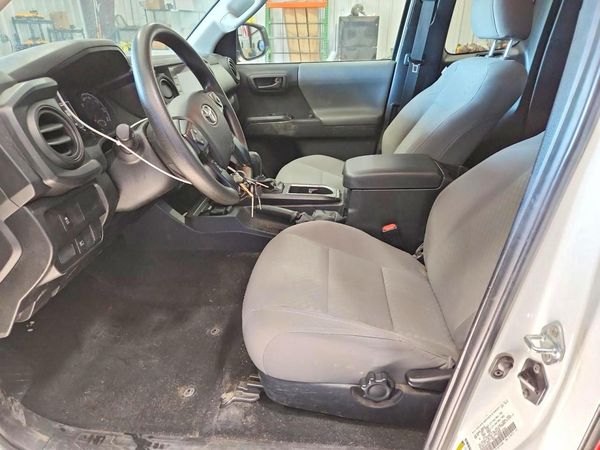 2022 TOYOTA TACOMA SR5 — DENT