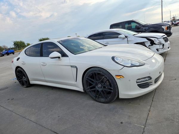 2012 PORSCHE PANAMERA Base (2WD), 4 (4WD) — Passenger 3/4