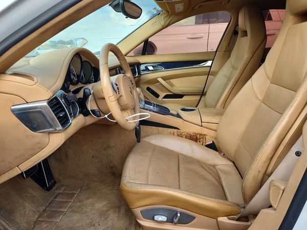 2012 PORSCHE PANAMERA Base (2WD), 4 (4WD) — DENT